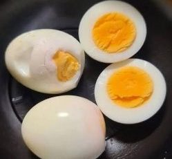 Doctors reveal that eating eggs in the evening causes …