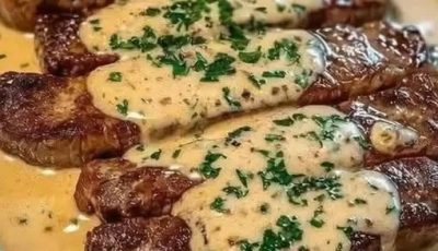 Tender Steak in Creamy Garlic Sauce