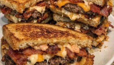Crispy Melts Bang-Bang Bacon Cheeseburger Grilled Sandwiches