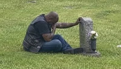 A mysterious biker visited my late wife’s grave every Saturday at exactly 2 PM, sitting silently by her headstone. I didn’t expect what i found out.